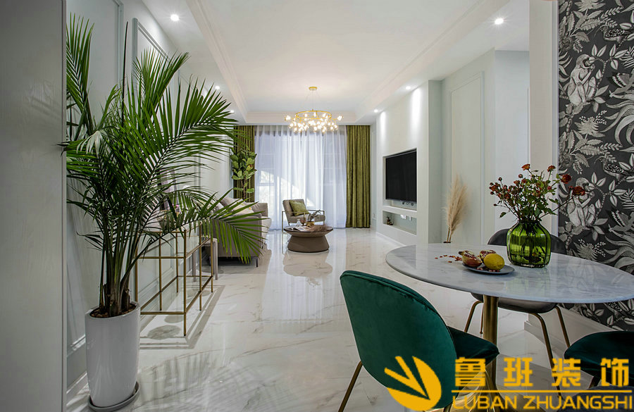 銀海灣85平現(xiàn)代輕奢設(shè)計裝修實景客廳