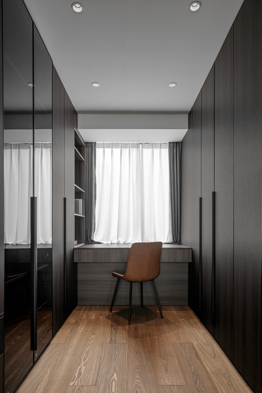 ?花照云庭170平現代實景圖衣帽間