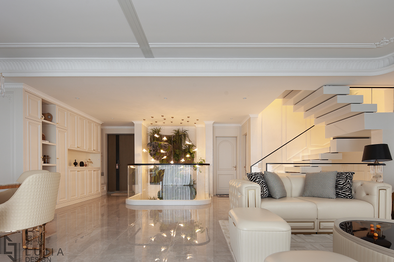 西樾錦宸別墅設計法式實景樓梯間