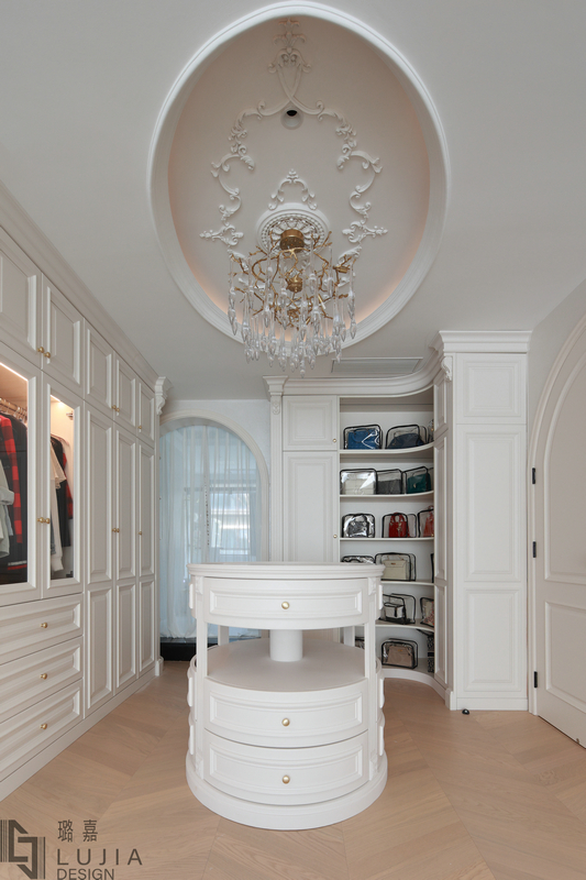 西樾錦宸別墅設計法式實景衣帽間島臺
